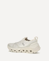 Cloud X Tempo Sneakers - CREAM | Base Blu