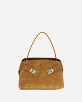 Medium Hug Soft Shoulder Bag - BEIGE | Base Blu