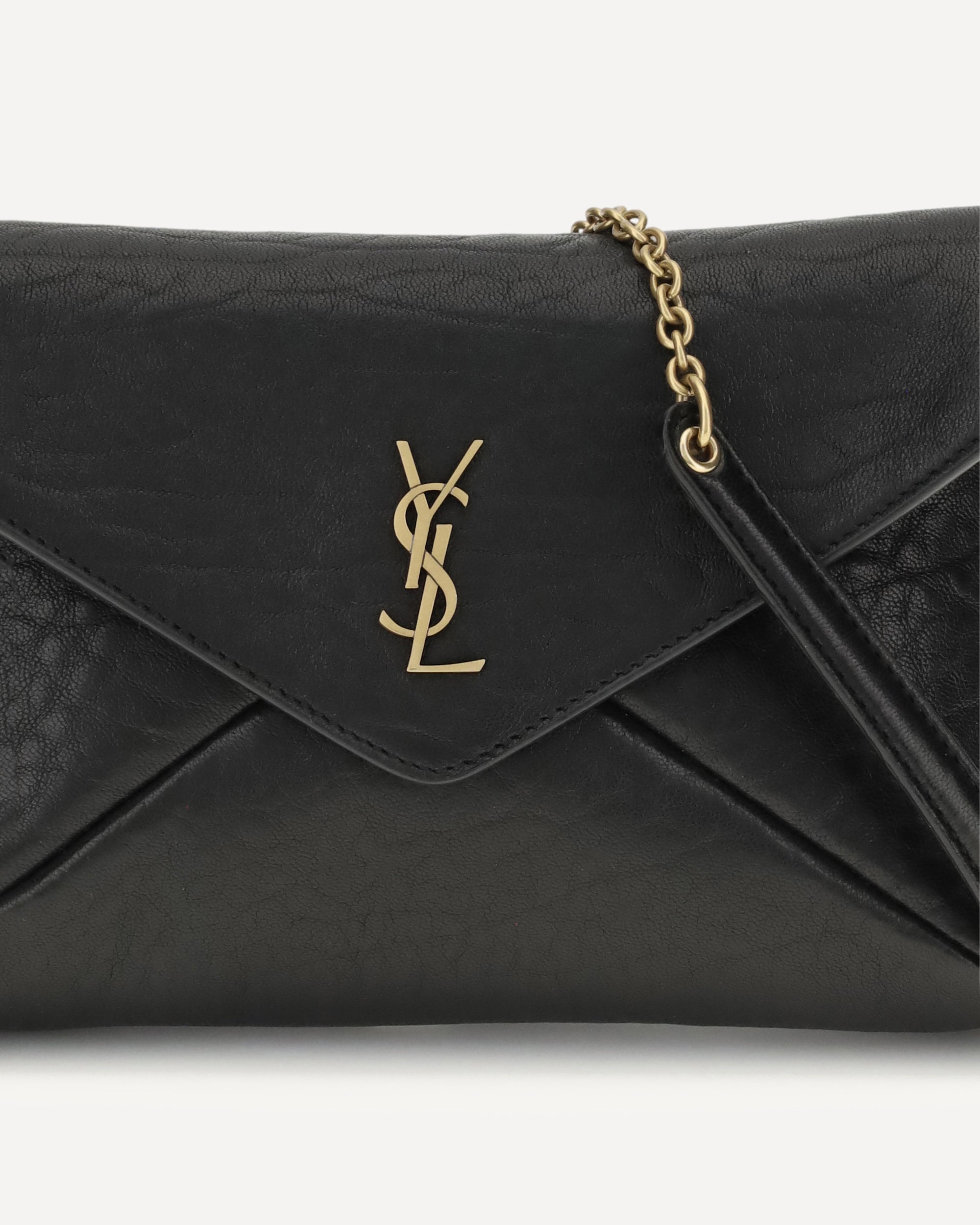 SAINT LAURENT Cassandre chain Clutch Bag BLACK | Base Blu SAINT LAURENT Cassandre chain Clutch Bag BLACK | Base Blu