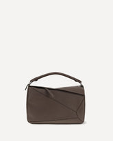 Borsa a Mano Puzzle grande in pelle di vitello granata - MARRONE | Base Blu
