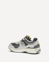 2002R Sneakers - GREY | Base Blu