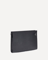 Pouch VLogo Signature in vitello granato - NERO | Base Blu