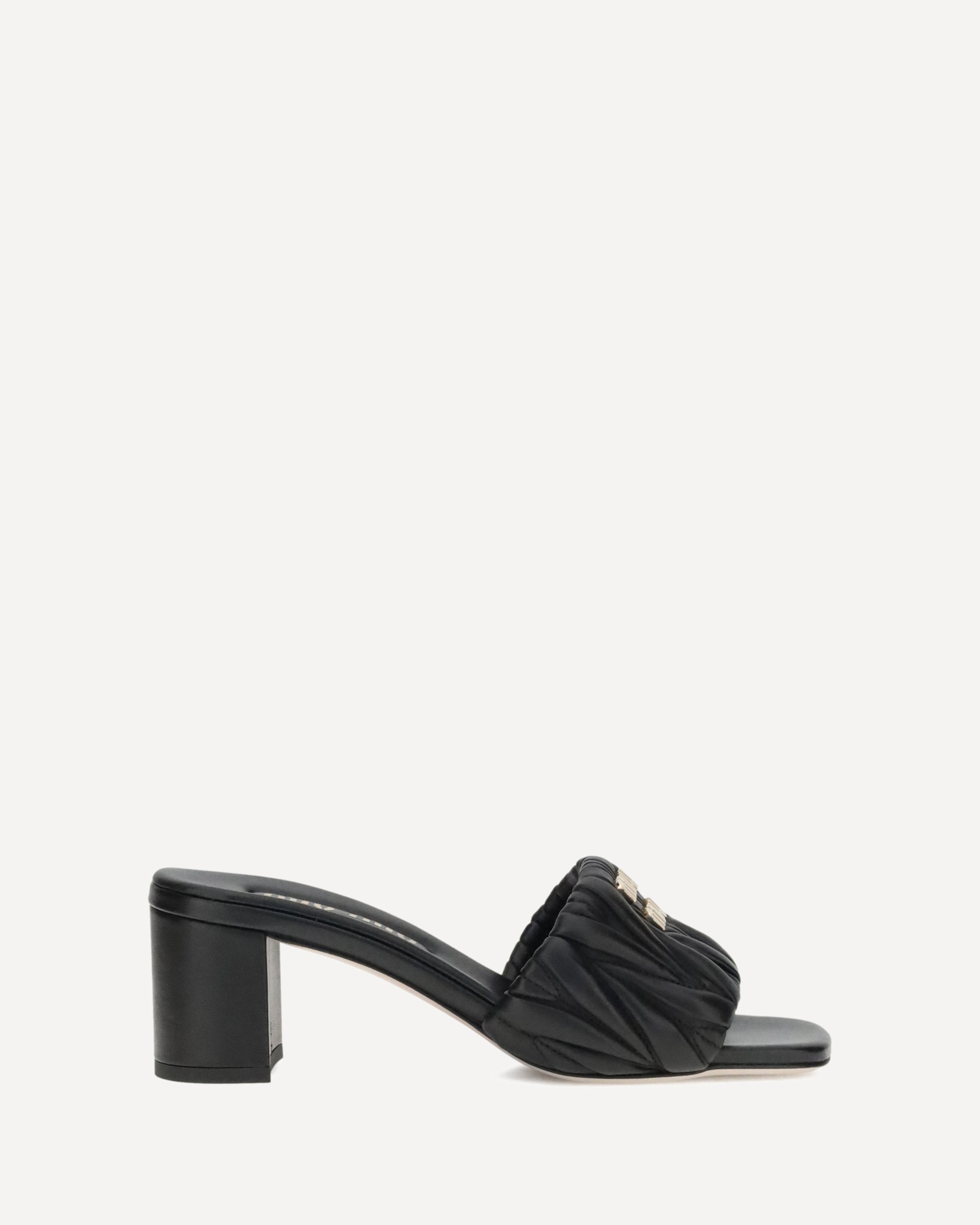 miu miu ブラック ミュール Miu Miu スリングバック パンプス | ブラック | FARFETCH JP