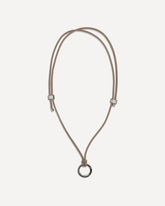 Cordino porta occhiali in pelle con monile - NERO | Base Blu