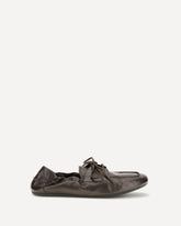Sneakers stringate in pelle effetto anticato - MARRONE | Base Blu