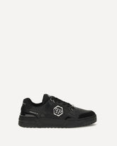 Predator V2 Low Top Sneakers - BLACK | Base Blu