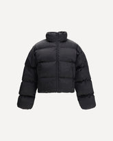 Piumino corto con motivo logo  - NERO | Base Blu