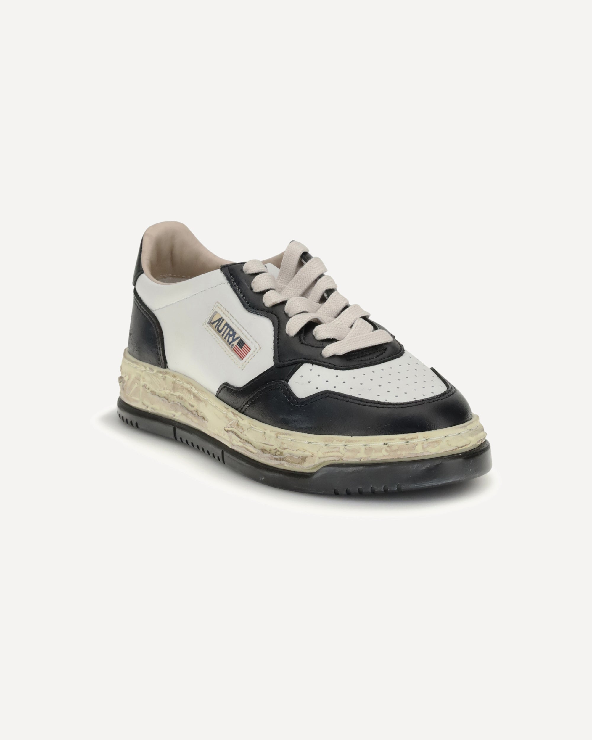 AUTRY Autry Medalist x Mihara BLACK | Base Blu