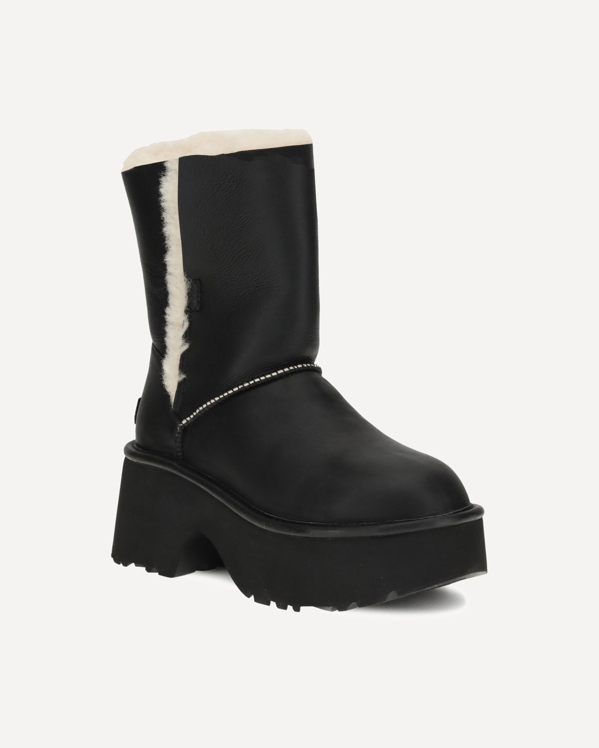 UGG Classic Esmee Boots BLACK | Base Blu