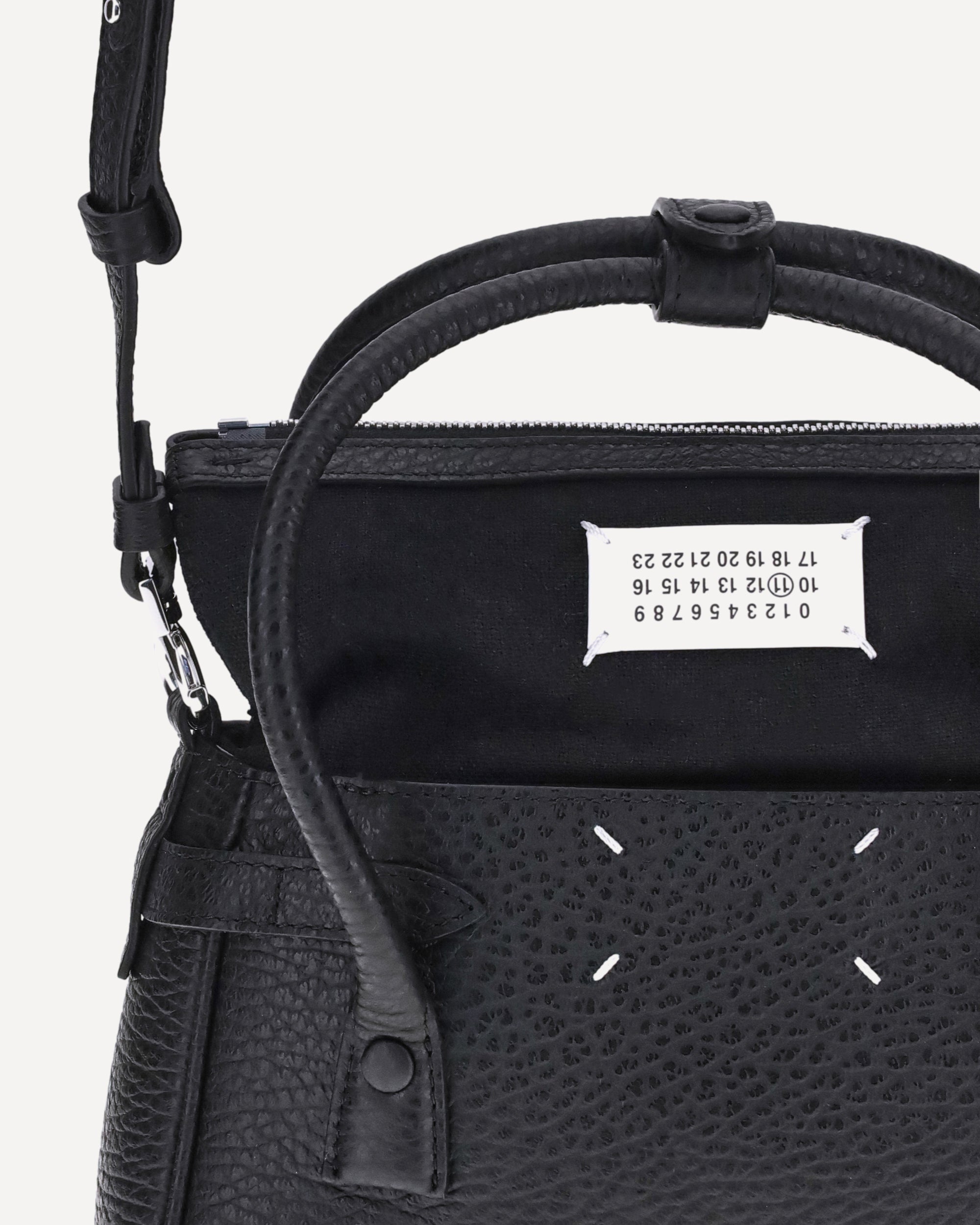 MARGIELA 5AC Handbag BLACK | Base Blu MARGIELA 5AC Handbag BLACK | Base Blu